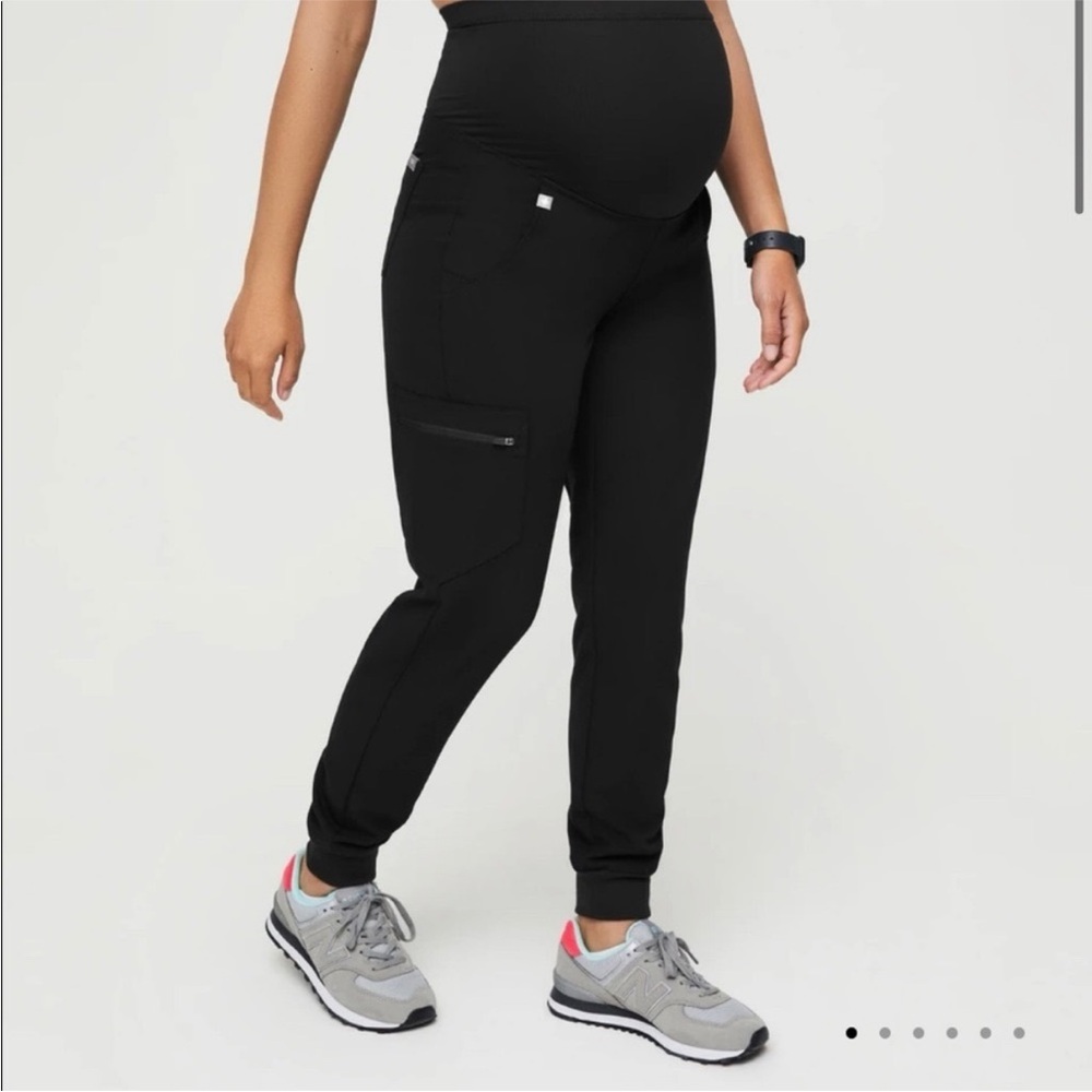 FIGS Zamora Maternity Jogger Scrub Pants in Black XXS